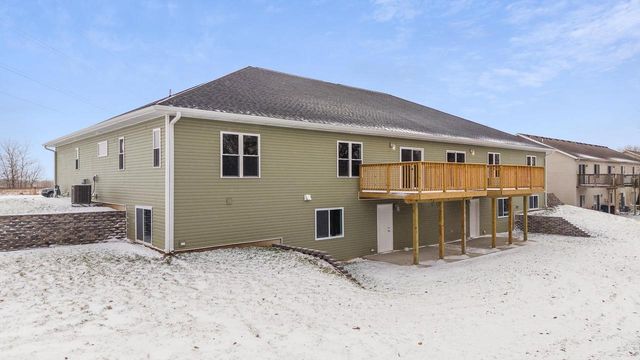 692 N Main Street, Fall River, WI 53932