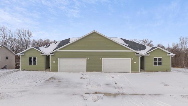 692 N Main Street, Fall River, WI 53932