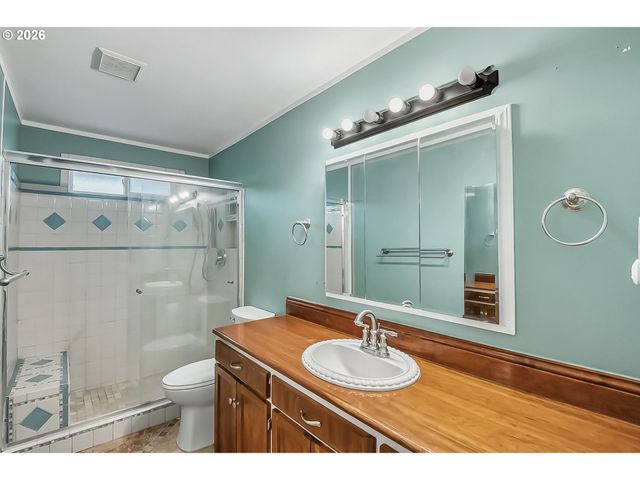 2257 COUNTRY CLUB Ter, Woodburn, OR 97071
