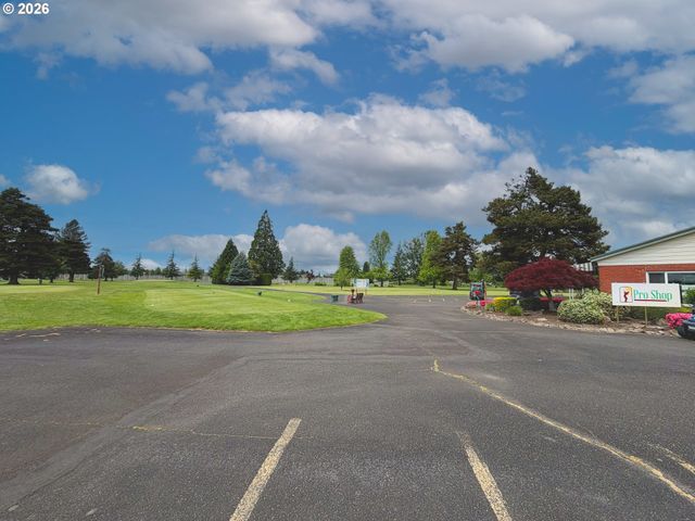 2257 COUNTRY CLUB Ter, Woodburn, OR 97071
