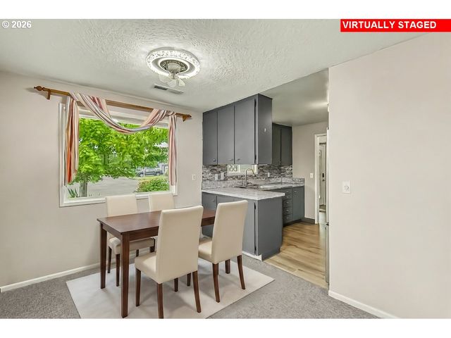 2257 COUNTRY CLUB Ter, Woodburn, OR 97071
