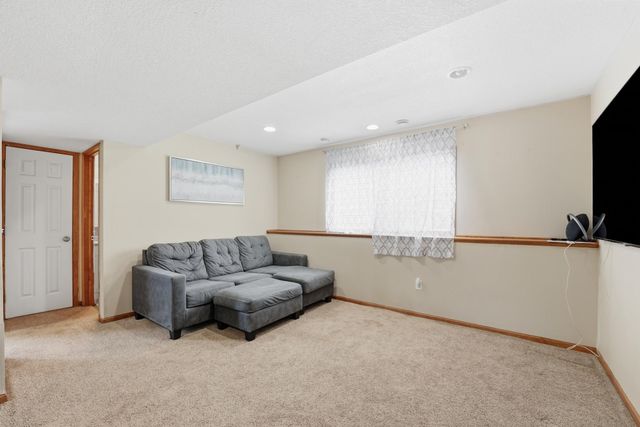 182 Ardennes Avenue NE, Shakopee, MN 55379