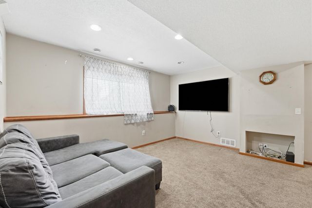 182 Ardennes Avenue NE, Shakopee, MN 55379