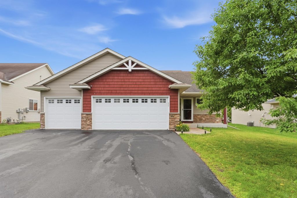 182 Ardennes Avenue NE, Shakopee, MN 55379 — photo 2