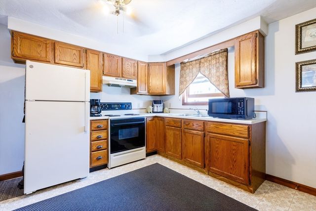 170 Perry Ave 3A, Worcester, MA 01610