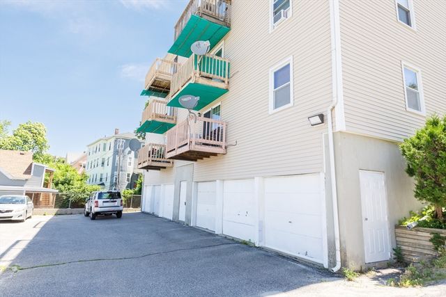 170 Perry Ave 3A, Worcester, MA 01610