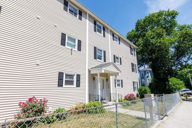 170 Perry Ave 3A, Worcester, MA 01610