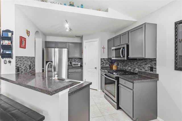 7633 CLOVELLY PARK PLACE, Apollo Beach, FL 33572