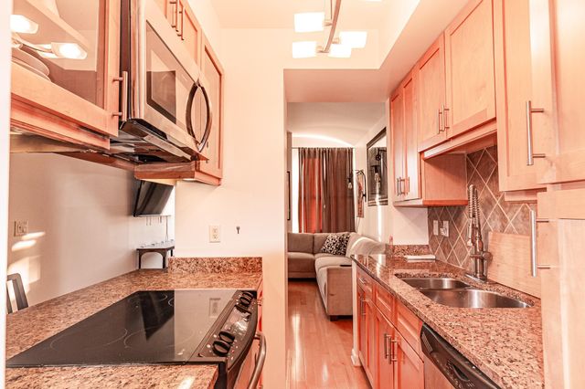 66 Monroe Ave Apt 304, Memphis, TN 38103