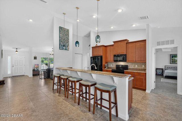 10 Princess Mari Place, Palm Coast, FL 32164