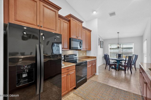 10 Princess Mari Place, Palm Coast, FL 32164