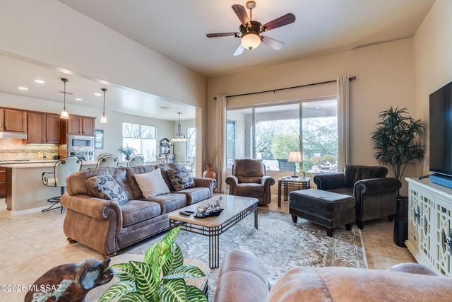 2235 E Thunderchief Drive, Green Valley, AZ 85614