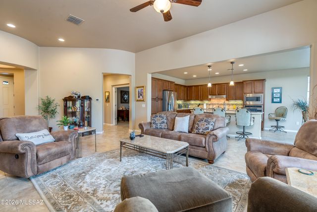 2235 E Thunderchief Drive, Green Valley, AZ 85614