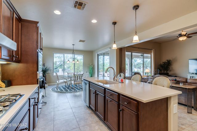 2235 E Thunderchief Drive, Green Valley, AZ 85614