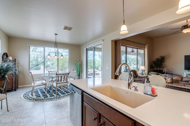 2235 E Thunderchief Drive, Green Valley, AZ 85614