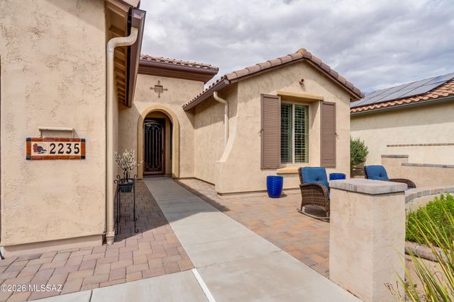 2235 E Thunderchief Drive, Green Valley, AZ 85614