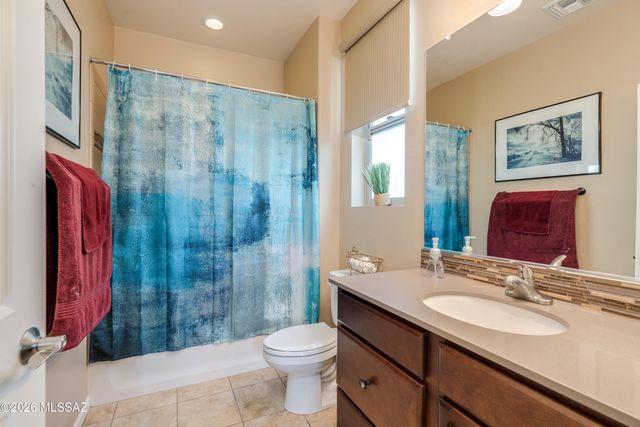 2235 E Thunderchief Drive, Green Valley, AZ 85614