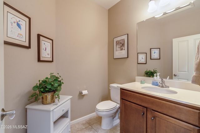 2235 E Thunderchief Drive, Green Valley, AZ 85614