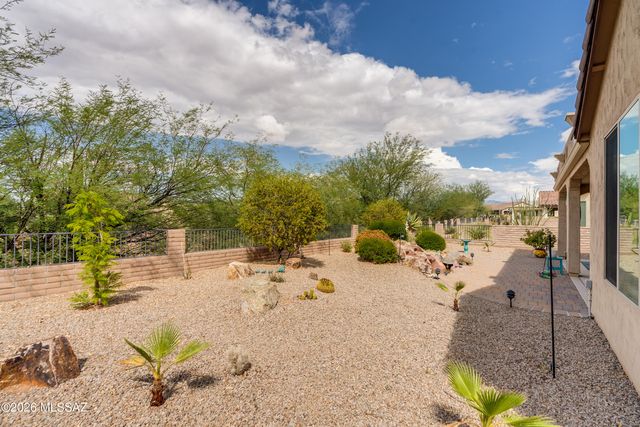 2235 E Thunderchief Drive, Green Valley, AZ 85614
