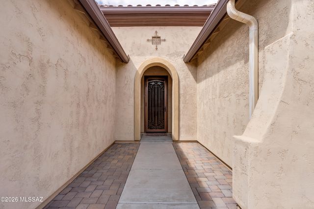 2235 E Thunderchief Drive, Green Valley, AZ 85614