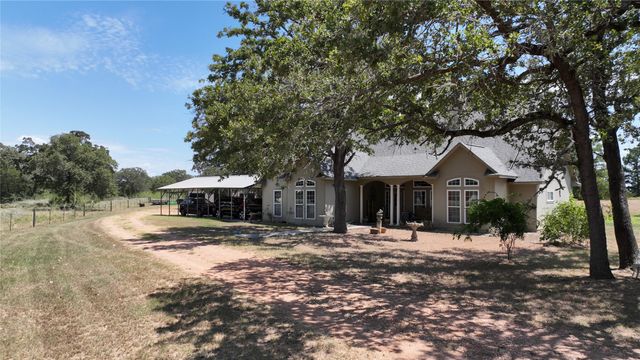 213 Joe Cole Lane, Smithville, TX 78957