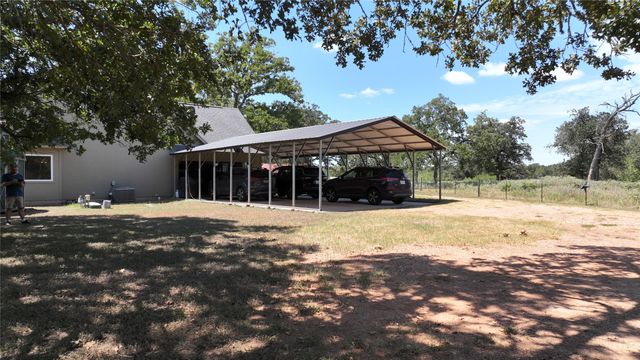 213 Joe Cole Lane, Smithville, TX 78957