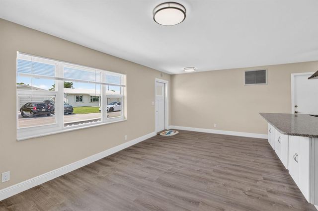 2081 SW 13th Terrace, Boynton Beach, FL 33426