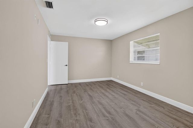 2081 SW 13th Terrace, Boynton Beach, FL 33426