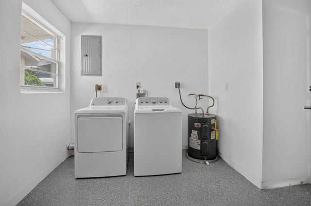 2081 SW 13th Terrace, Boynton Beach, FL 33426