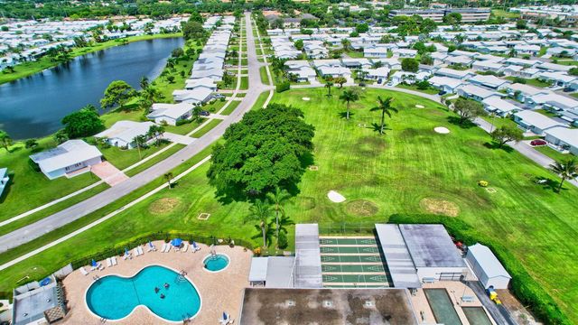 2081 SW 13th Terrace, Boynton Beach, FL 33426