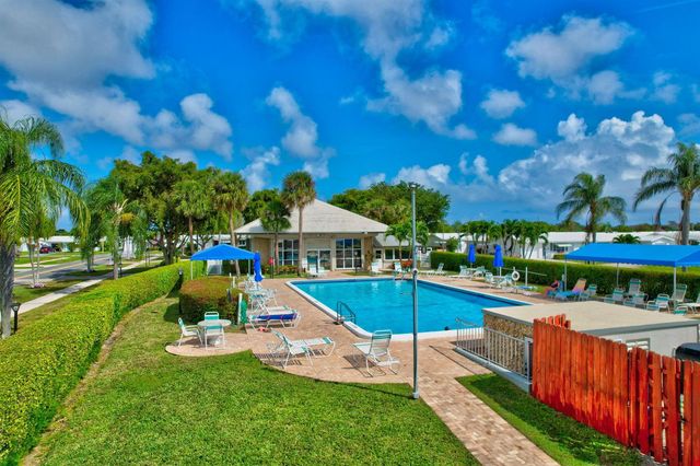 2081 SW 13th Terrace, Boynton Beach, FL 33426