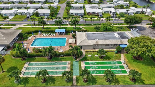 2081 SW 13th Terrace, Boynton Beach, FL 33426