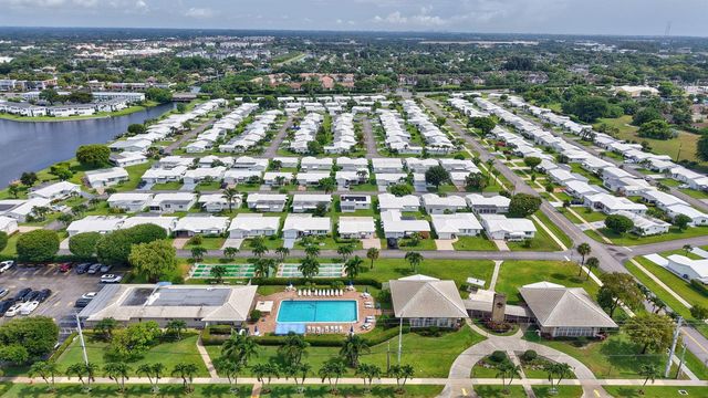 2081 SW 13th Terrace, Boynton Beach, FL 33426
