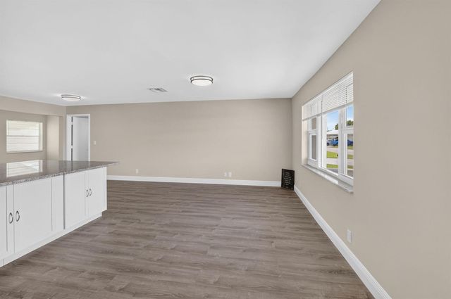 2081 SW 13th Terrace, Boynton Beach, FL 33426