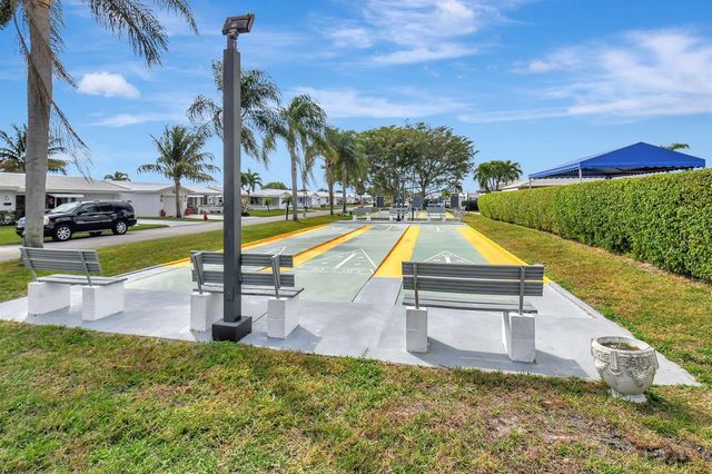 2081 SW 13th Terrace, Boynton Beach, FL 33426
