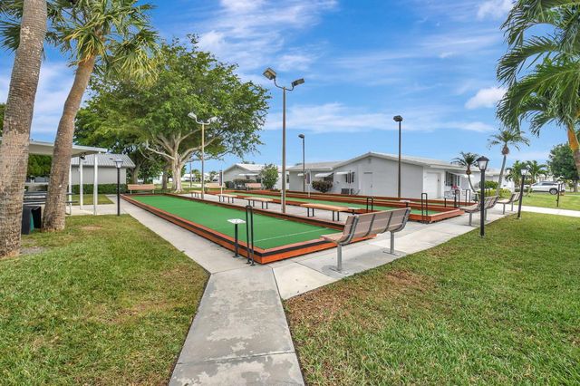 2081 SW 13th Terrace, Boynton Beach, FL 33426
