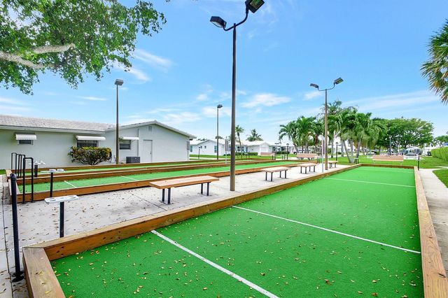 2081 SW 13th Terrace, Boynton Beach, FL 33426