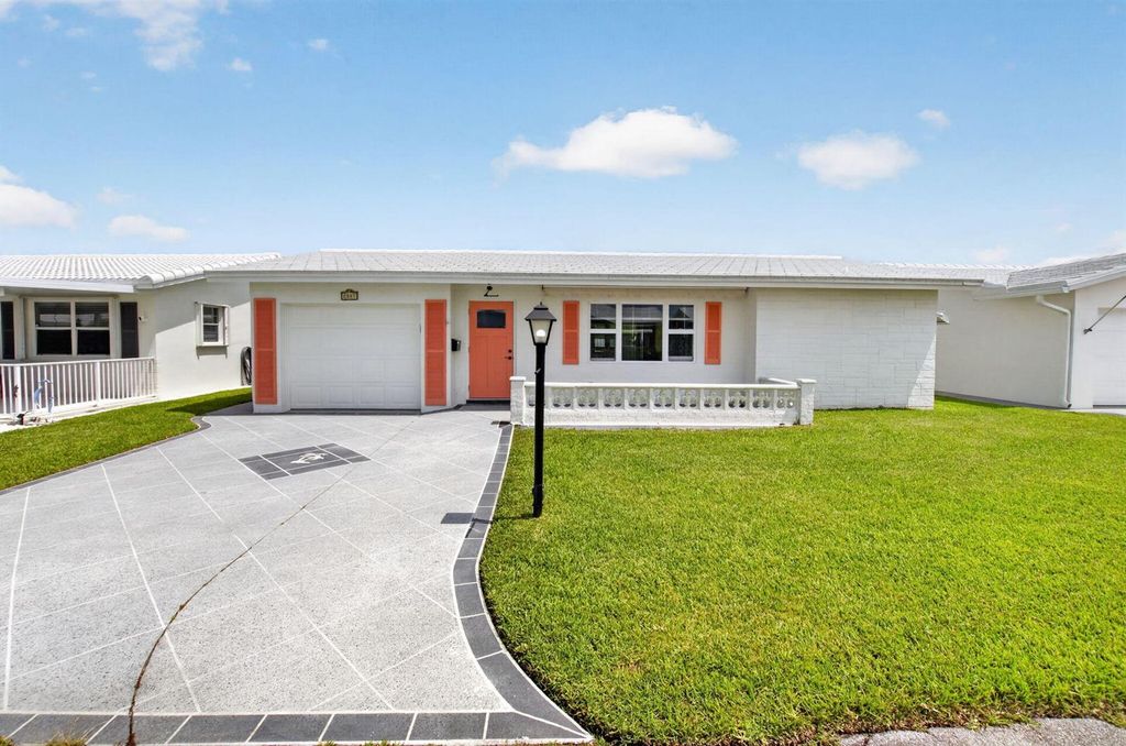 2081 SW 13th Terrace, Boynton Beach, FL 33426