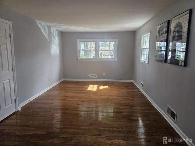 19 Washington Place, Metuchen, NJ 08840