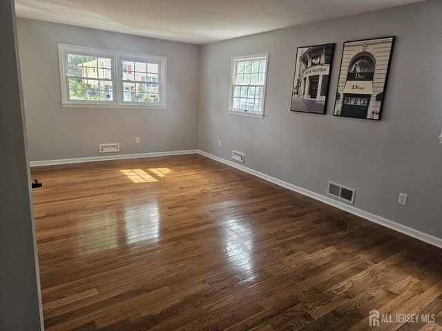 19 Washington Place, Metuchen, NJ 08840