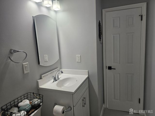 19 Washington Place, Metuchen, NJ 08840