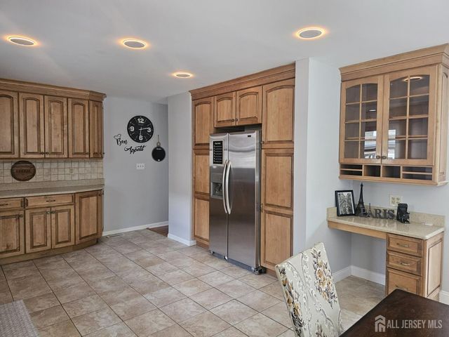 19 Washington Place, Metuchen, NJ 08840