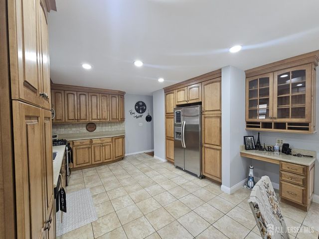 19 Washington Place, Metuchen, NJ 08840