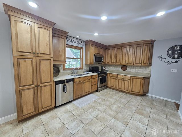 19 Washington Place, Metuchen, NJ 08840