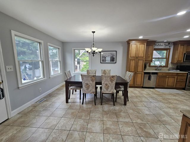 19 Washington Place, Metuchen, NJ 08840