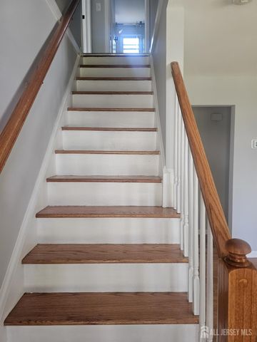 19 Washington Place, Metuchen, NJ 08840