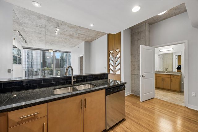 360 Nueces ST 2005, Austin, TX 78701