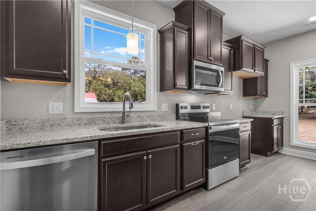 Image 18 of property listing at 2235 Alaska Street, Savannah, GA 31404