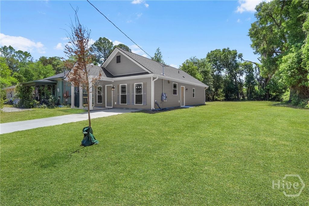 Image 2 of property listing at 2235 Alaska Street, Savannah, GA 31404