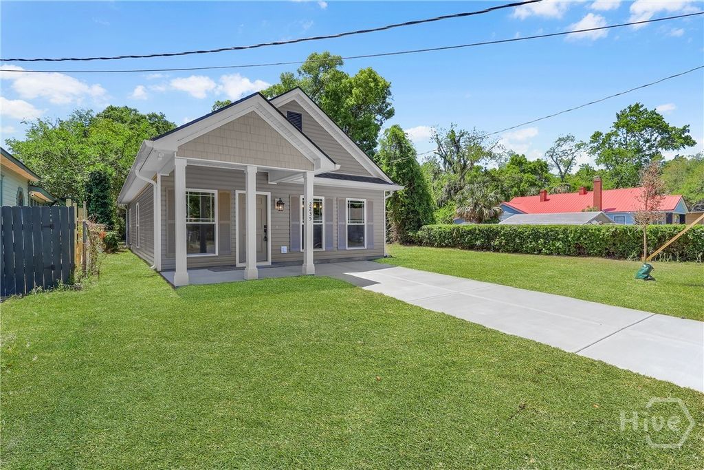 Image 3 of property listing at 2235 Alaska Street, Savannah, GA 31404